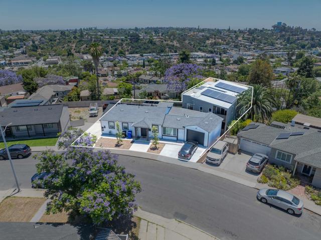 6283 Lorca Drive, San Diego CA: https://media.crmls.org/mediaz/1628e126-ac11-483f-8eb0-a96e145a41d7.jpg
