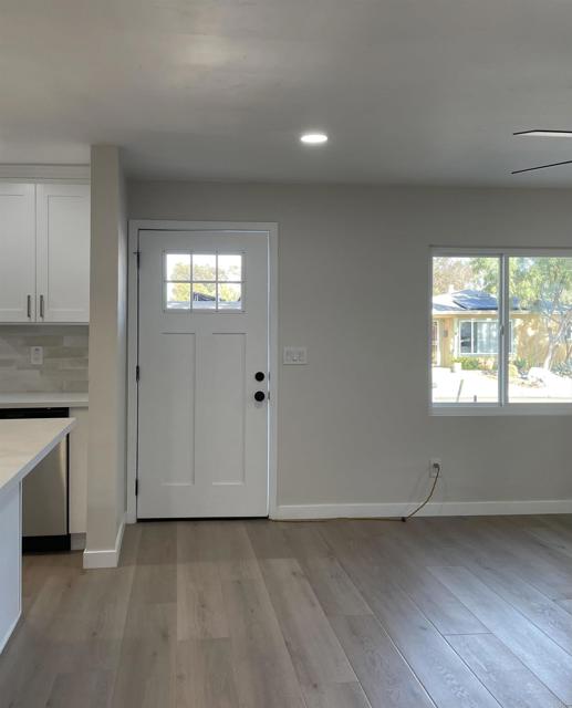 Detail Gallery Image 3 of 16 For 2416 Shamrock St, San Diego,  CA 92105 - 3 Beds | 2 Baths