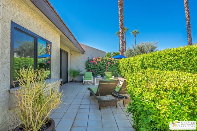 1346 E Andreas Road, Palm Springs CA: https://media.crmls.org/mediaz/162958c8-4af0-4417-afbc-b1d1978d9a1d.jpg