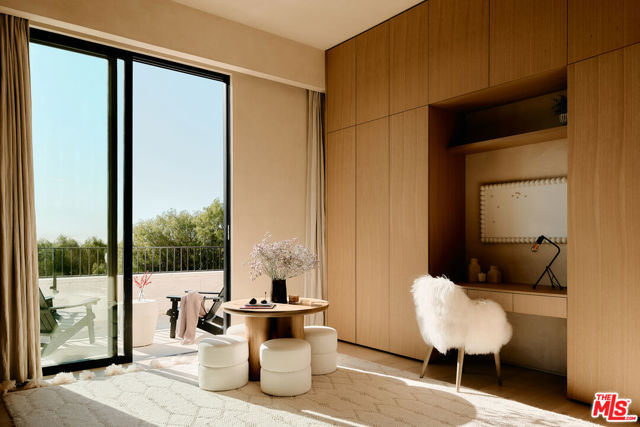 29685 Cuthbert Road, Malibu CA: https://media.crmls.org/mediaz/16296768-c9f3-4005-9c1c-5102eca0bc45.jpg