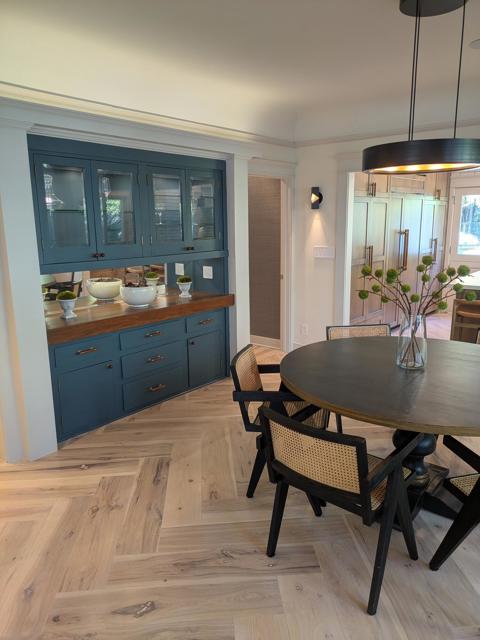 1403 N Orange Grove Avenue, West Hollywood CA: https://media.crmls.org/mediaz/1629d52d-d90e-4e74-896b-3031091fa40a.jpg