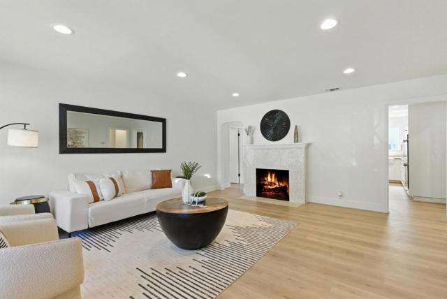 15591 Loma Vista Avenue, Los Gatos CA: https://media.crmls.org/mediaz/162a8602-e0a5-4704-961a-2a63f8164976.jpg