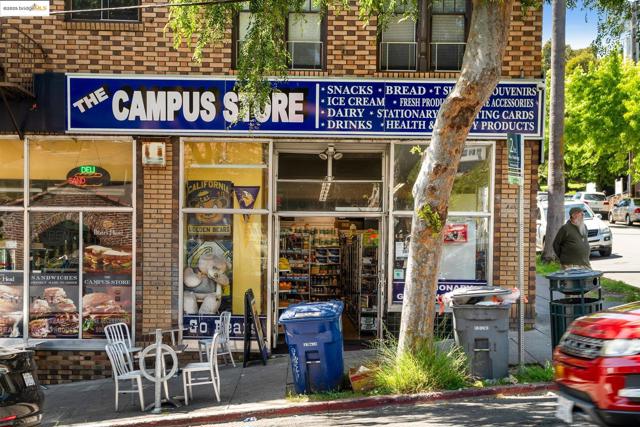 1730 Highland Pl, Berkeley CA: https://media.crmls.org/mediaz/162a9b4a-ae89-48c4-a341-3d6681a4fea0.jpg