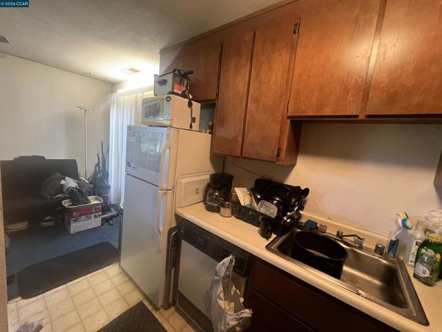199 Mariner Dr, Vallejo CA: https://media.crmls.org/mediaz/162afd09-8bd1-4e25-b0a6-a181a1a556f2.jpg