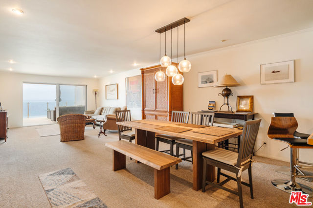 18203 Coastline Drive, Malibu CA: https://media.crmls.org/mediaz/162b21f3-7167-4a18-b5a6-0d7fefed378a.jpg