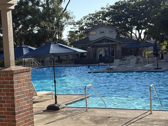 10286 Walnutdale St, San Diego CA: https://media.crmls.org/mediaz/162b3281-a875-4599-a587-5199aff07f65.jpg
