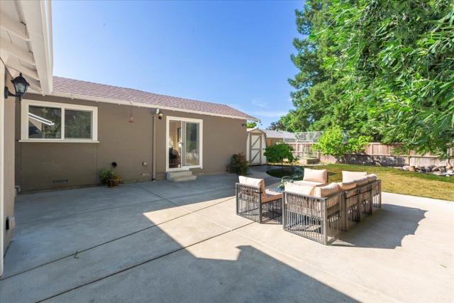 1403 Hudson Street, Redwood City CA: https://media.crmls.org/mediaz/162b447d-d46a-45f2-8855-c8fbdfed162b.jpg