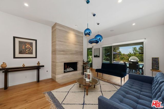 3112 Corda Drive, Los Angeles CA: https://media.crmls.org/mediaz/162ba7a4-07a7-4b16-9cc7-51072bb26599.jpg