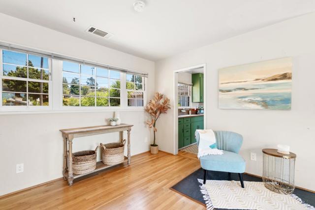 206 Bayview Court, Aptos CA: https://media.crmls.org/mediaz/162bc23a-3b7e-4d6e-8793-c65b94619e54.jpg