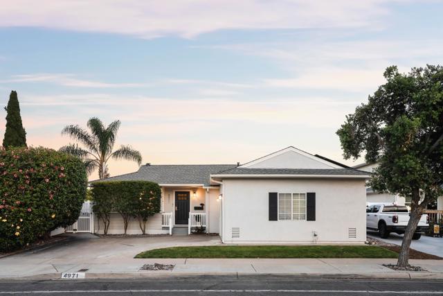 4971 Twain Ave, San Diego CA: https://media.crmls.org/mediaz/162bda78-47e9-4f4f-a202-8832e96c209c.jpg