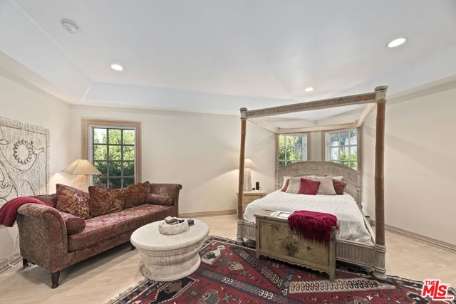 14330 Mulholland Drive, Los Angeles CA: https://media.crmls.org/mediaz/162c02de-6936-4919-8f3e-bc185f269f58.jpg