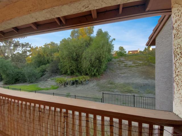 12059 Alta Carmel Ct, San Diego CA: https://media.crmls.org/mediaz/162c31a7-e207-44aa-bdef-0ecf499be5f7.jpg