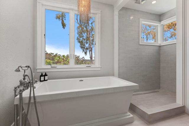 4470 Caminito Tecera, Del Mar CA: https://media.crmls.org/mediaz/162c5643-f841-4dfd-8954-ee9d61365aa5.jpg
