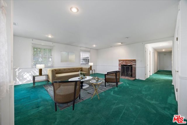 12129 Cantura Street photo 6