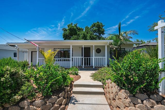 228 E 15th Ave, Escondido CA: https://media.crmls.org/mediaz/162d5ce3-b06e-40e5-aec6-76d55d785ba3.jpg