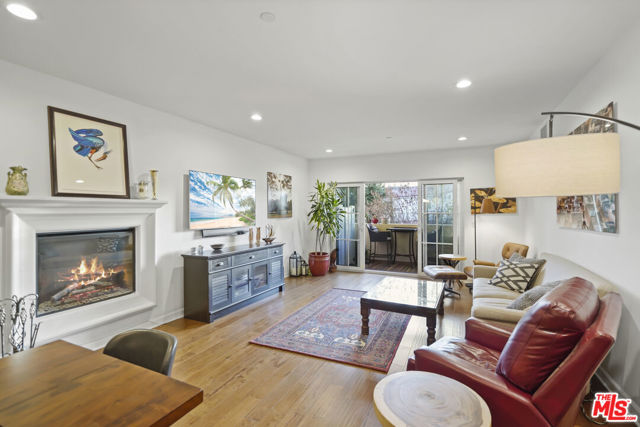 13308 Valleyheart Drive, Sherman Oaks CA: https://media.crmls.org/mediaz/162dd3a1-6728-4c97-a1e2-090537734bfa.jpg