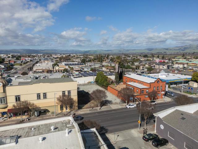 220 Fourth Street, Hollister CA: https://media.crmls.org/mediaz/162e6814-0e99-4932-923f-265212fd3f0a.jpg