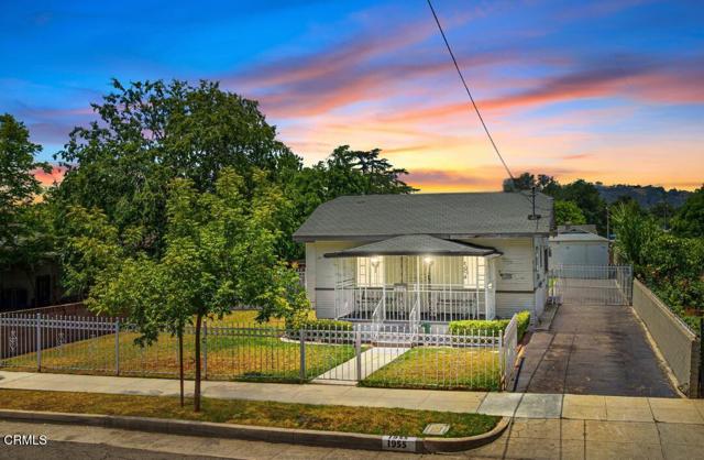 Detail Gallery Image 3 of 20 For 1955 Glen Ave, Pasadena,  CA 91103 - 2 Beds | 1 Baths