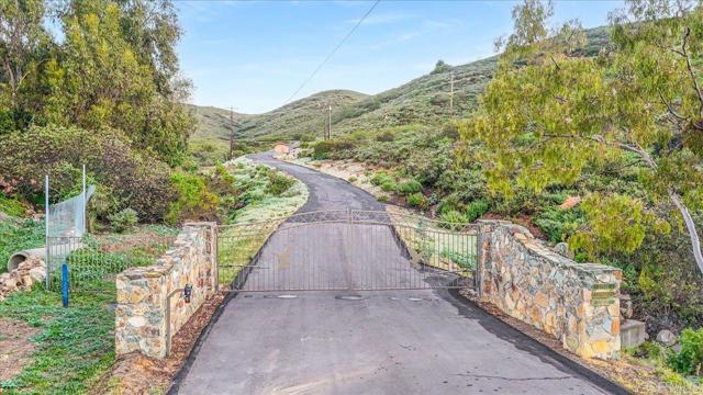 Detail Gallery Image 7 of 30 For 20545 Aguilera Ln, Escondido,  CA 92029 - – Beds | – Baths