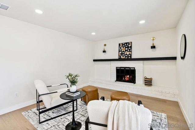 8313 Carlton Oaks Dr, Santee CA: https://media.crmls.org/mediaz/162f30da-caab-446f-b72b-468165f46620.jpg