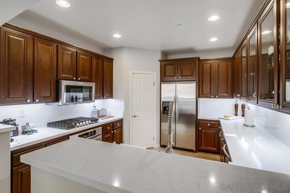 9240 Piantino Way - photo 11