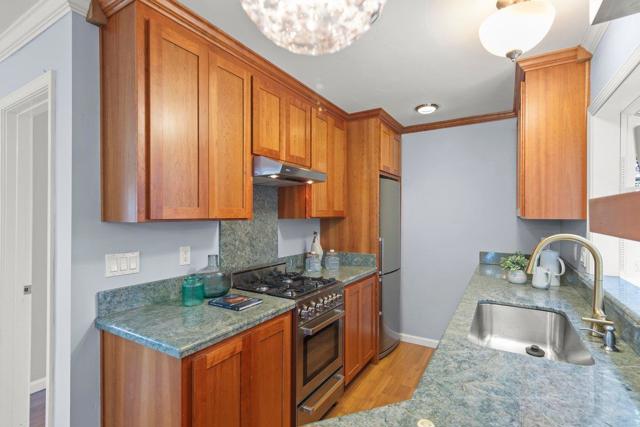 28 Clarendon Road, Burlingame CA: https://media.crmls.org/mediaz/1630e6f2-46a7-4e5f-8ba3-1e20a9918671.jpg