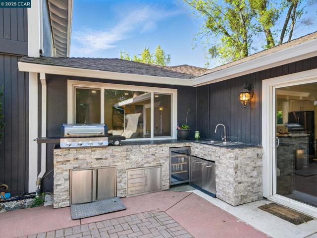 1836 Newell Ave, Walnut Creek CA: https://media.crmls.org/mediaz/163132b9-3b31-4f56-ba9f-afd0742ea514.jpg