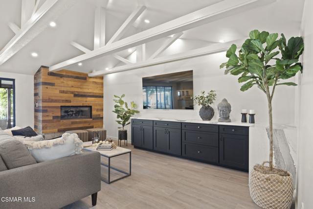 240 N Padre Juan Avenue, Ojai CA: https://media.crmls.org/mediaz/163146ff-7049-4225-abe3-c666a6c44978.jpg