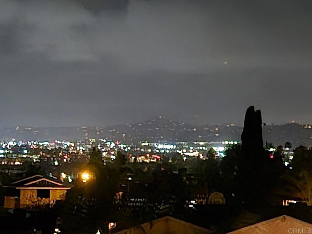 https://media.crmls.org/mediaz/1631782c-316c-46bc-89ed-2b182e8cea26.jpg?preset=X-Large