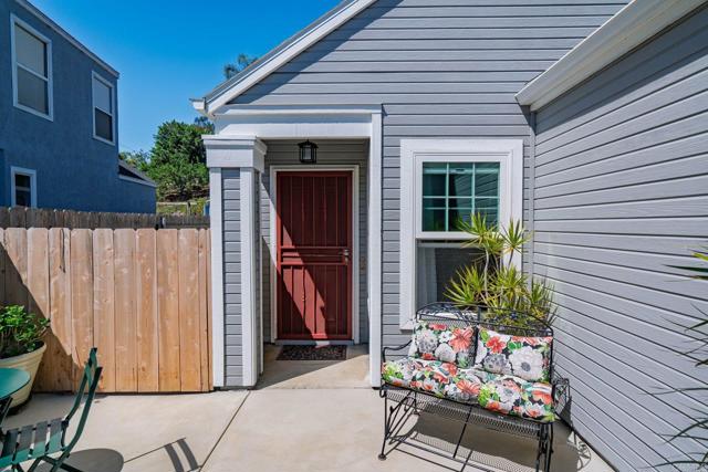 Detail Gallery Image 8 of 42 For 1855 Corte Segundo, Oceanside,  CA 92056 - 3 Beds | 2 Baths