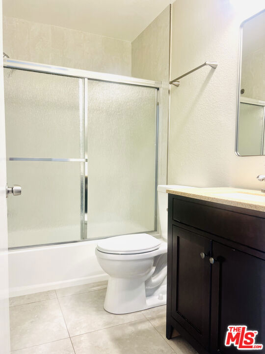 4349 CAHUENGA, Toluca Lake CA: https://media.crmls.org/mediaz/1632d9a1-d0fe-4fc2-aa3a-e0e16745e31b.jpg