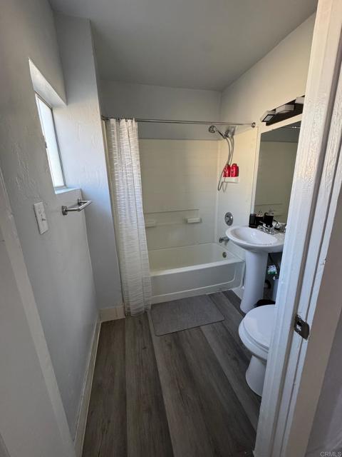 Image 16 of 30 For 426 Plaza  