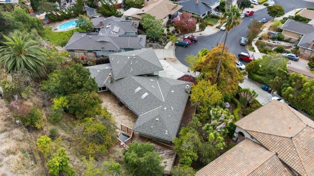 699 Fiesta Place, Hayward CA: https://media.crmls.org/mediaz/1633ad20-2561-4e9b-ac72-cb8e4a6d05bc.jpg