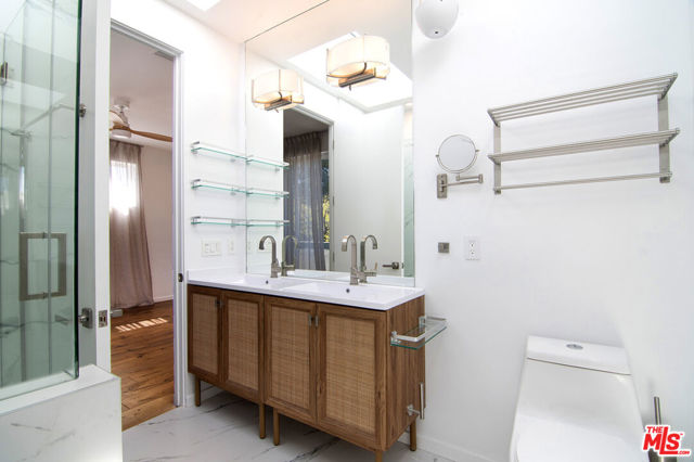 1623 S Bedford Street, Los Angeles CA: https://media.crmls.org/mediaz/16341b0c-e053-4271-be89-8265f120f88c.jpg