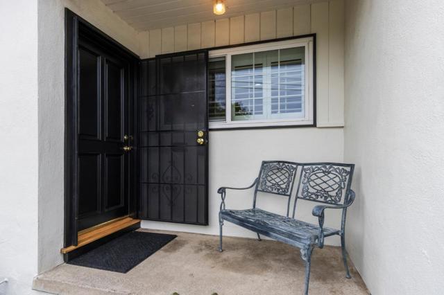 1291 Linton Street, San Leandro CA: https://media.crmls.org/mediaz/16342394-c8bd-4eb8-a809-c0031f03276c.jpg