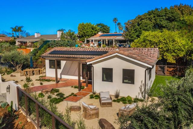 2087 Via Ladeta, La Jolla CA: https://media.crmls.org/mediaz/163430e2-cf49-4464-9af0-3d3a901ad32b.jpg