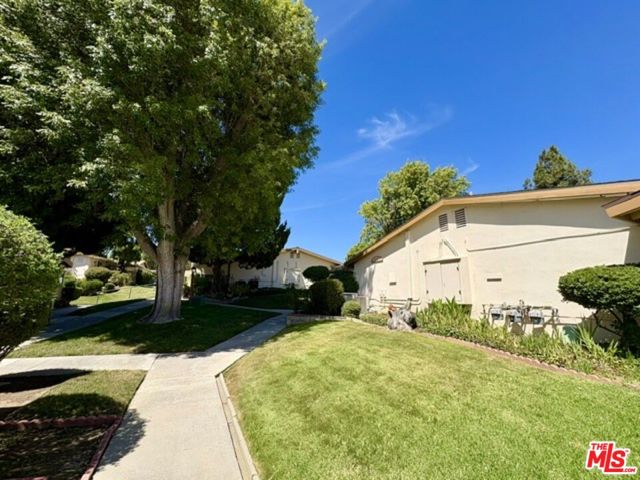 2 Bed Home for Sale in Newhall, California