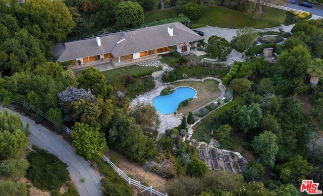 19 Caballeros Road, Rolling Hills, California 90274, 5 Bedrooms Bedrooms, ,3 BathroomsBathrooms,Residential,Sold,Caballeros,25581187