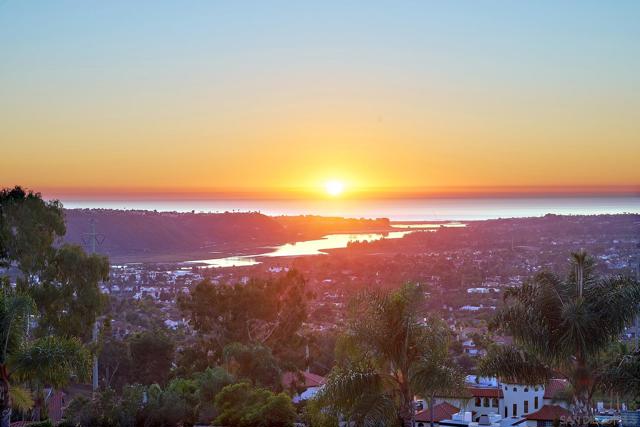 7117 Obelisco Cir, Carlsbad CA: https://media.crmls.org/mediaz/1634f47d-cb8c-46d0-bf9f-9ee84a17bfb8.jpg