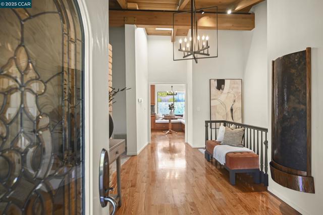 554 Golf Club Road, Pleasant Hill CA: https://media.crmls.org/mediaz/16356cdf-2427-49ac-b02e-02f9296d9602.jpg