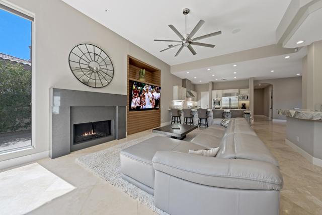 306 Loch Lomond Road, Rancho Mirage CA: https://media.crmls.org/mediaz/1635b2aa-f81c-457d-b4be-213762588e8d.jpg