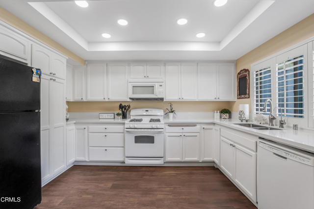 Detail Gallery Image 7 of 27 For 1610 Parrot Ct, Ventura,  CA 93003 - 3 Beds | 2/1 Baths