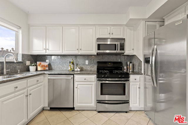 1447 Stanford Street, Santa Monica CA: https://media.crmls.org/mediaz/1636809e-055d-4058-9d15-4d823f521a94.jpg