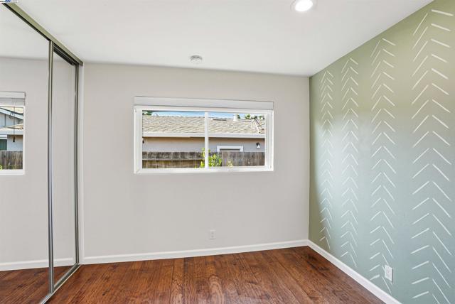 6179 Tourraine Dr, Newark CA: https://media.crmls.org/mediaz/163682ca-cc82-4174-9062-9950a9456827.jpg