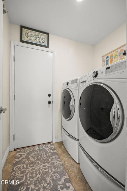 9542 Halifax Street, Ventura CA: https://media.crmls.org/mediaz/16379fd9-027d-4a10-96ec-e81027b0be68.jpg