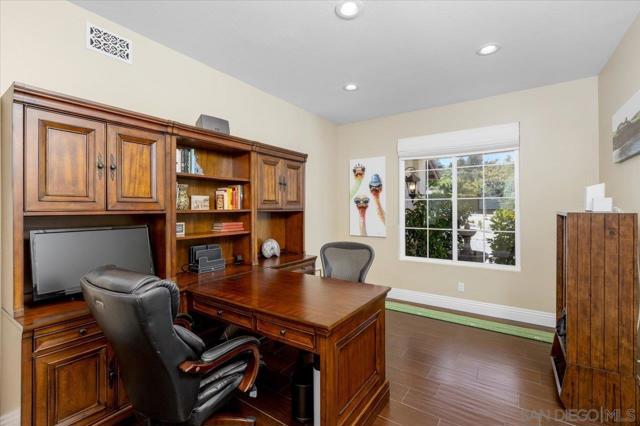 2520 Filmott, Escondido CA: https://media.crmls.org/mediaz/16383ce4-e8a0-4517-8b37-e5469e1636b8.jpg