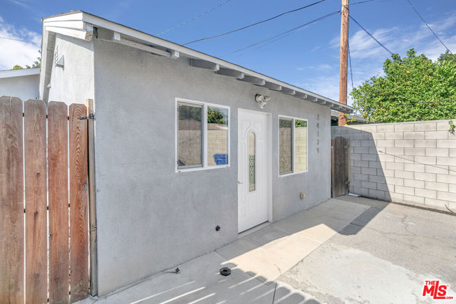 14139 Gault Street, Van Nuys CA: https://media.crmls.org/mediaz/1638b092-d8c2-496f-b554-b2c7a803a50a.jpg
