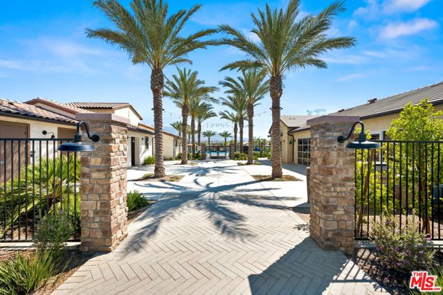 36731 Cordoba Trail, Beaumont CA: https://media.crmls.org/mediaz/1638df54-6ed8-493e-adf8-f5074948fa0d.jpg