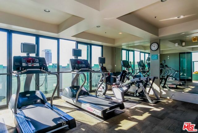 849 S Broadway, Los Angeles CA: https://media.crmls.org/mediaz/16397fe7-56b7-4f9c-8cf2-4d8421cd5a1c.jpg
