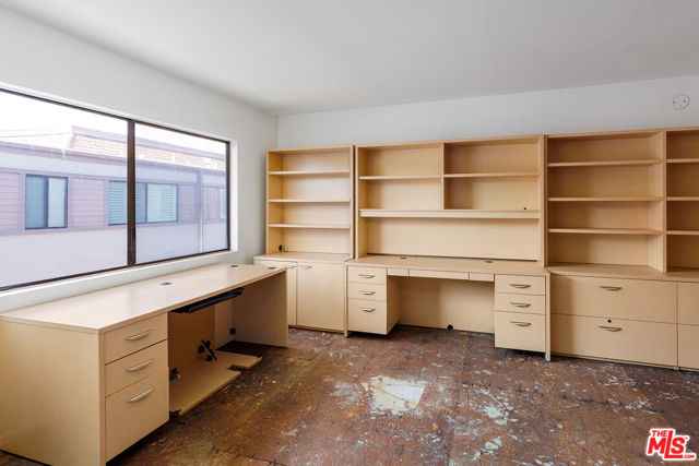 4622 Glencoe Avenue, Marina del Rey CA: https://media.crmls.org/mediaz/163a19a5-fb84-4766-a9a3-0182ab2260cd.jpg